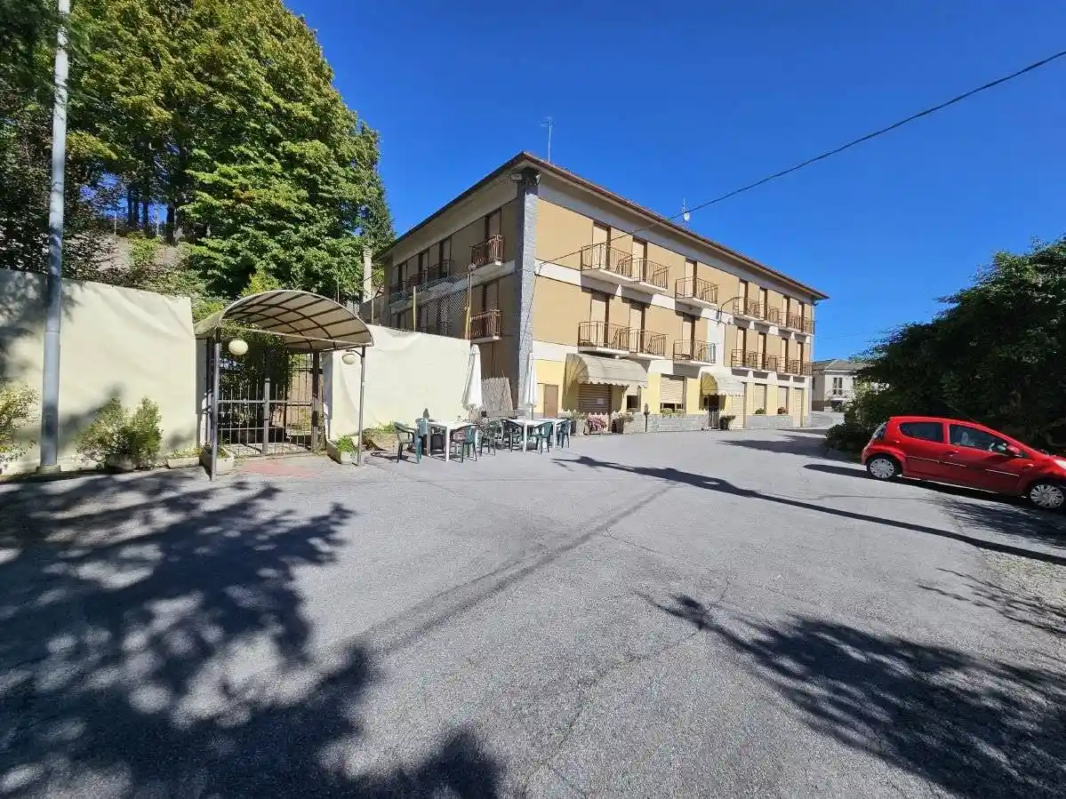 Palazzo - Edificio in vendita a Murazzano
