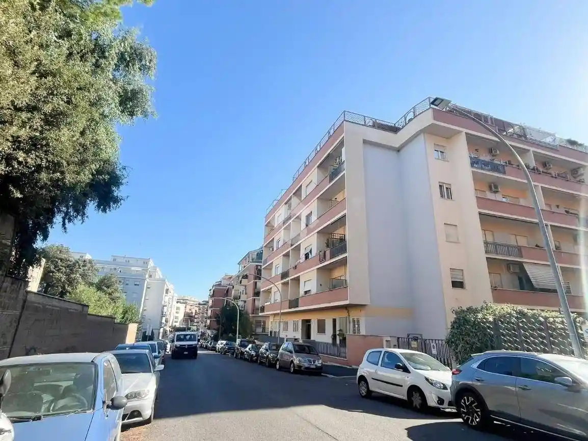 Appartamento in vendita a Roma