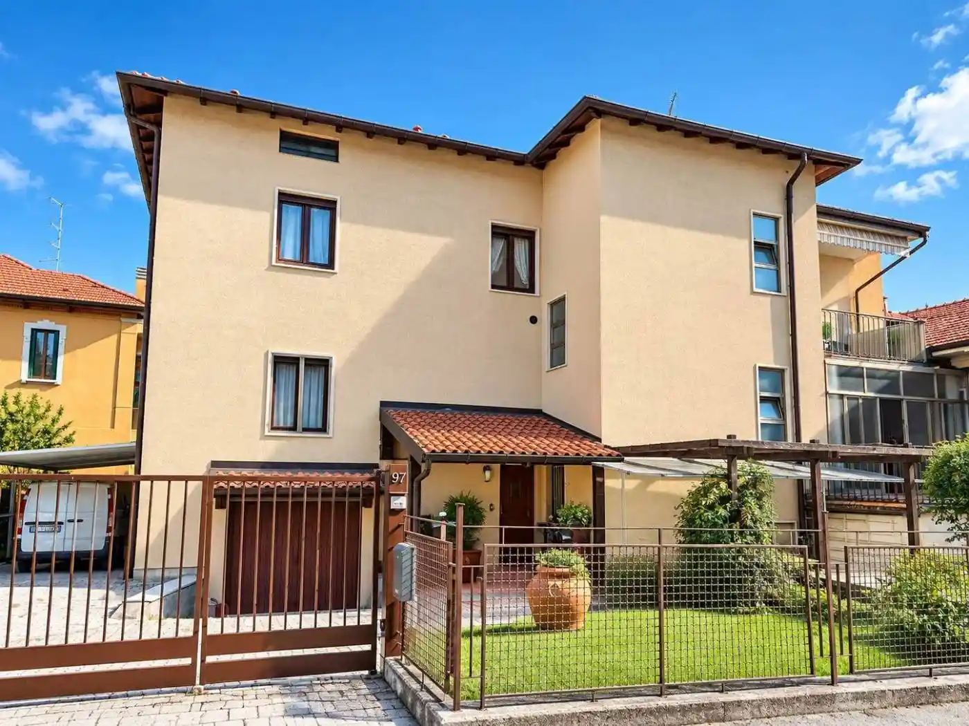 Casa indipendente in vendita a Varese
