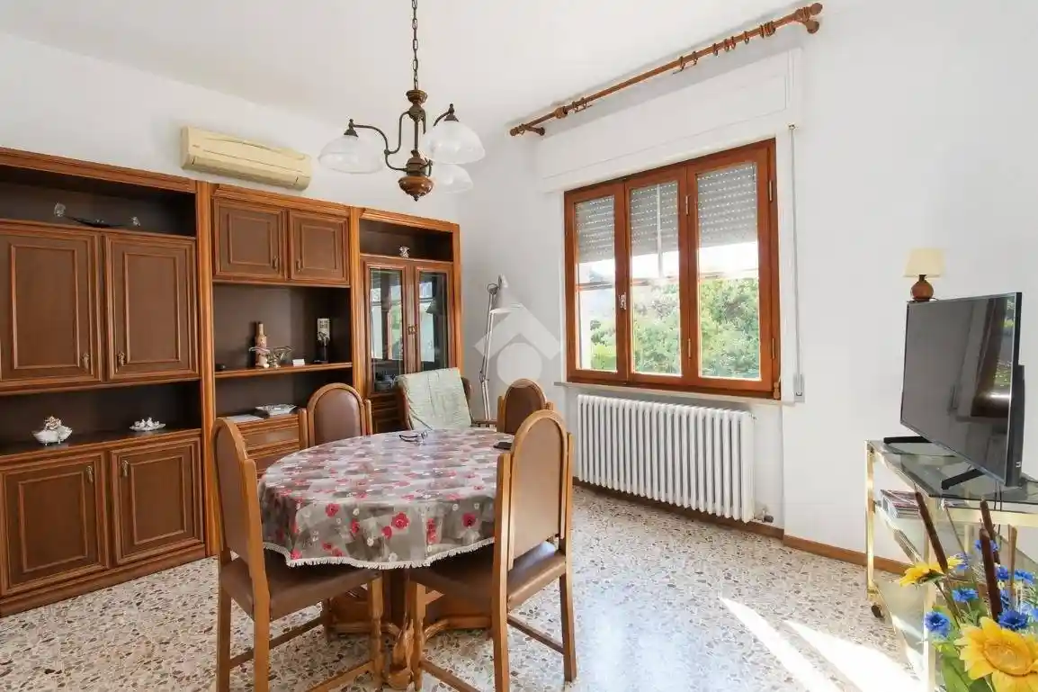 Villa in vendita a Cascina