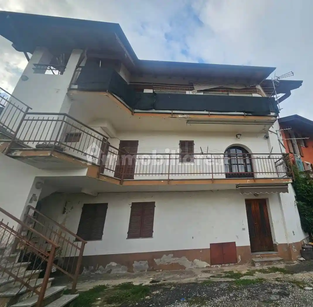 Appartamento in vendita a Nebbiuno