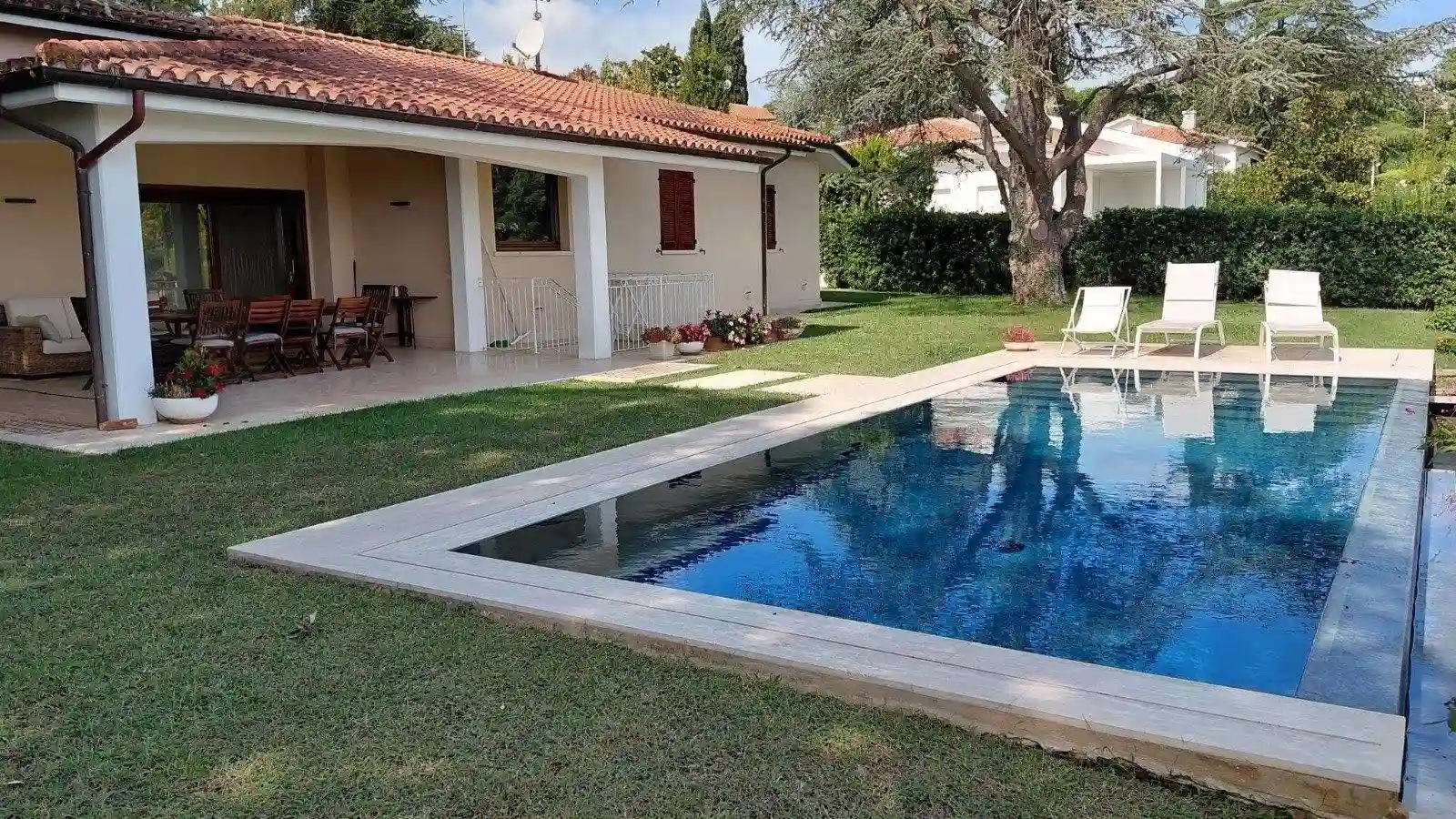 Villa - foto 2