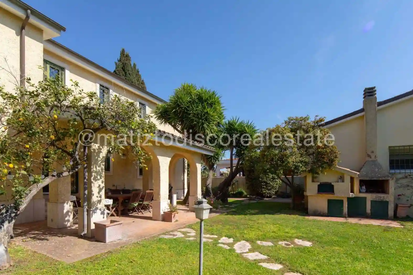 Villa - foto 2