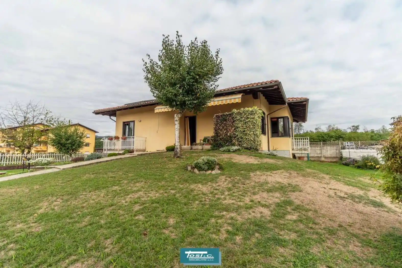 Villa in vendita a Borgomanero