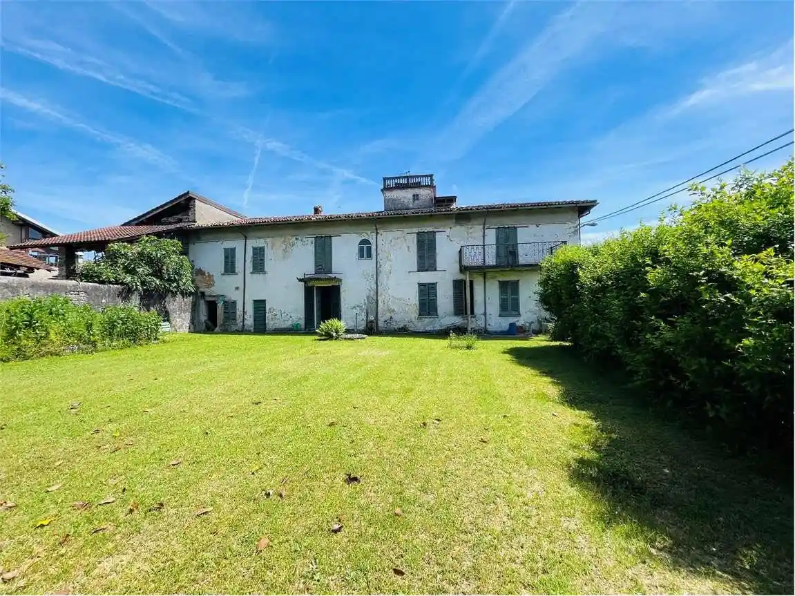 Villa in vendita a Borgo Ticino