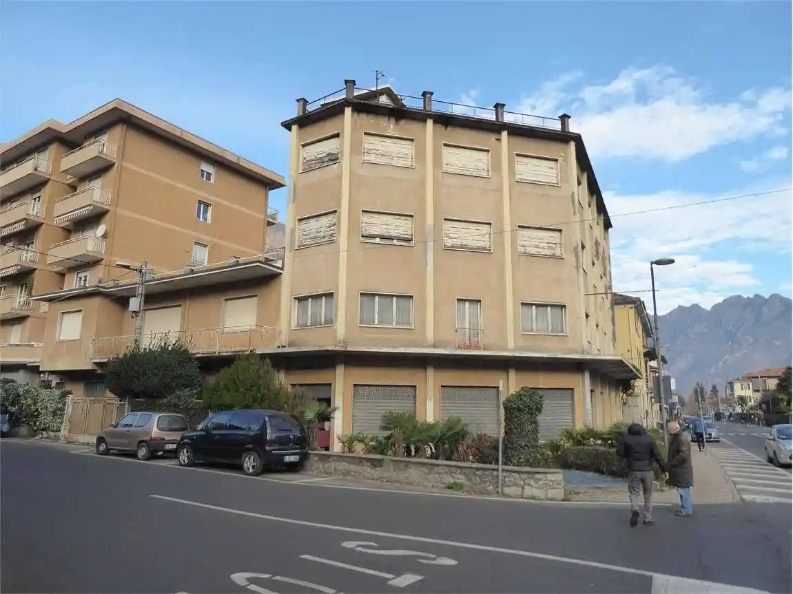 Palazzo - Edificio in vendita a Gravellona Toce