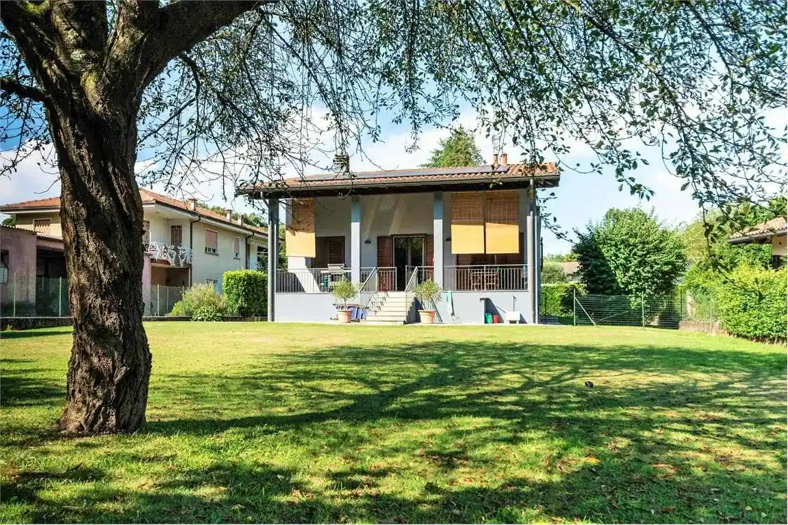 Villa in vendita a Dormelletto
