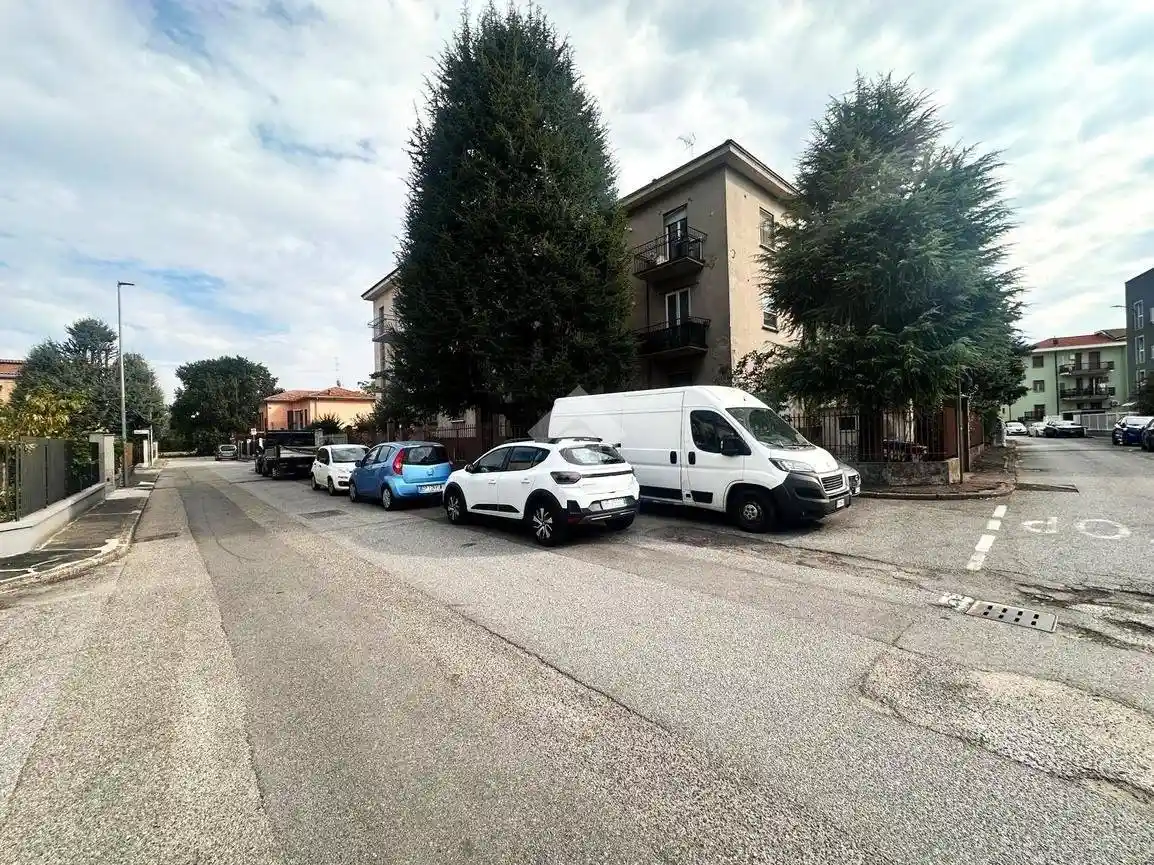 Palazzo - Edificio in vendita a Pavia