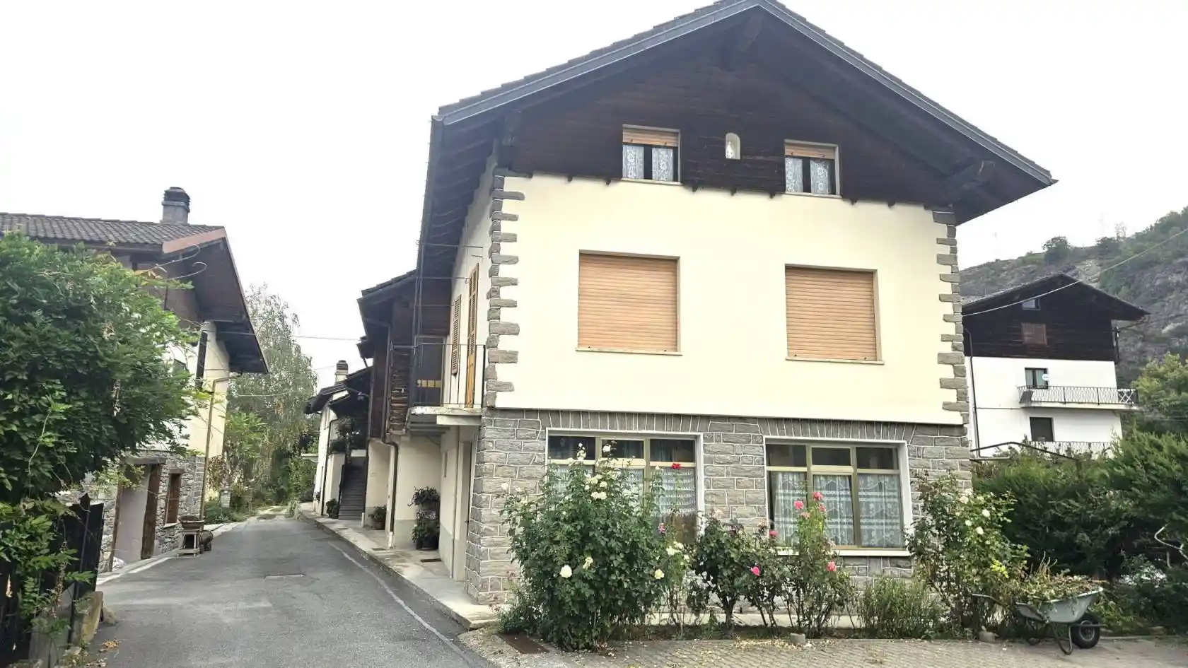 Casa indipendente in vendita a Villeneuve