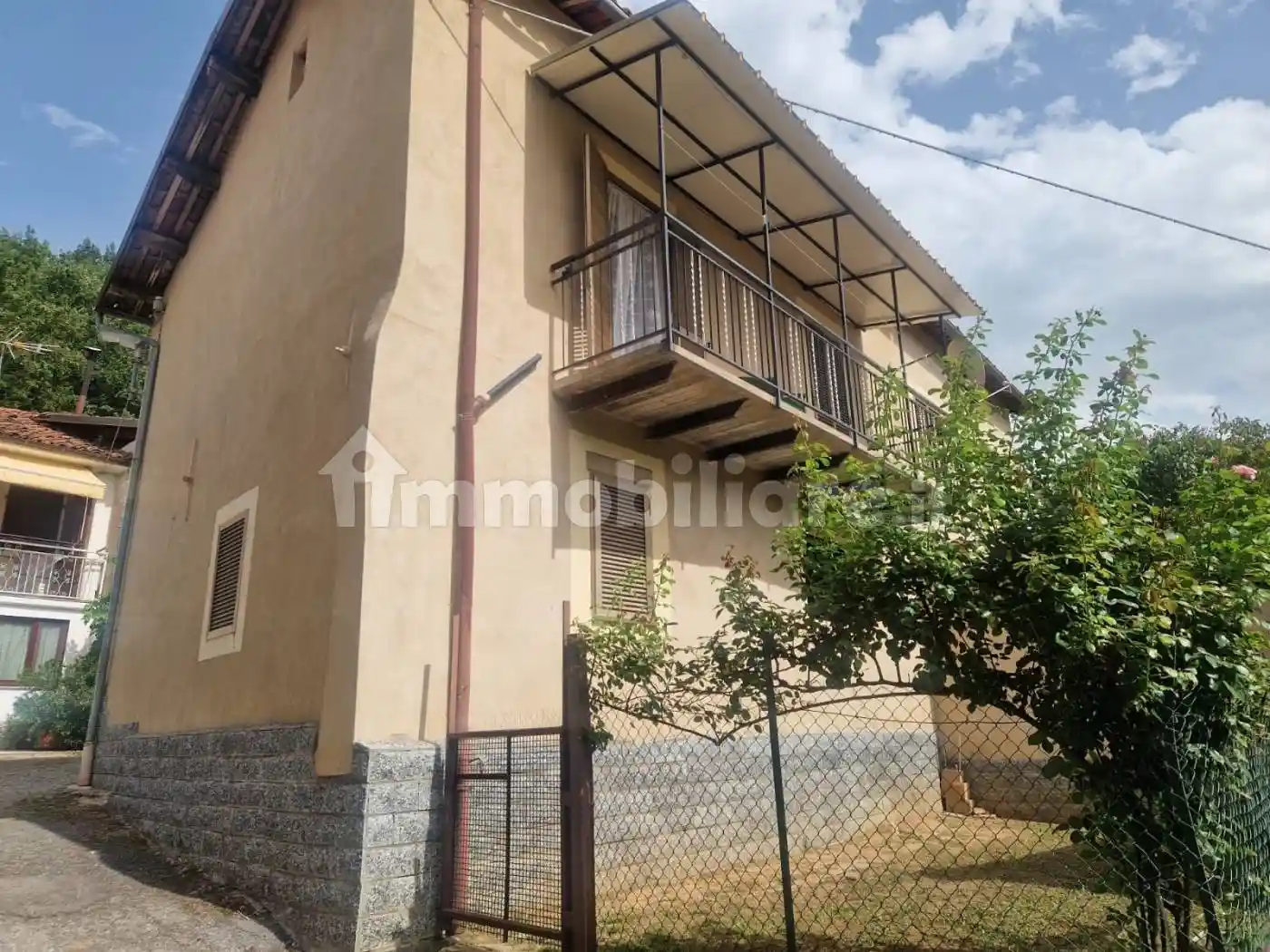 Casa indipendente in vendita a Lesegno