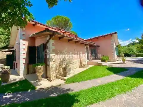 Villa in vendita a Manciano