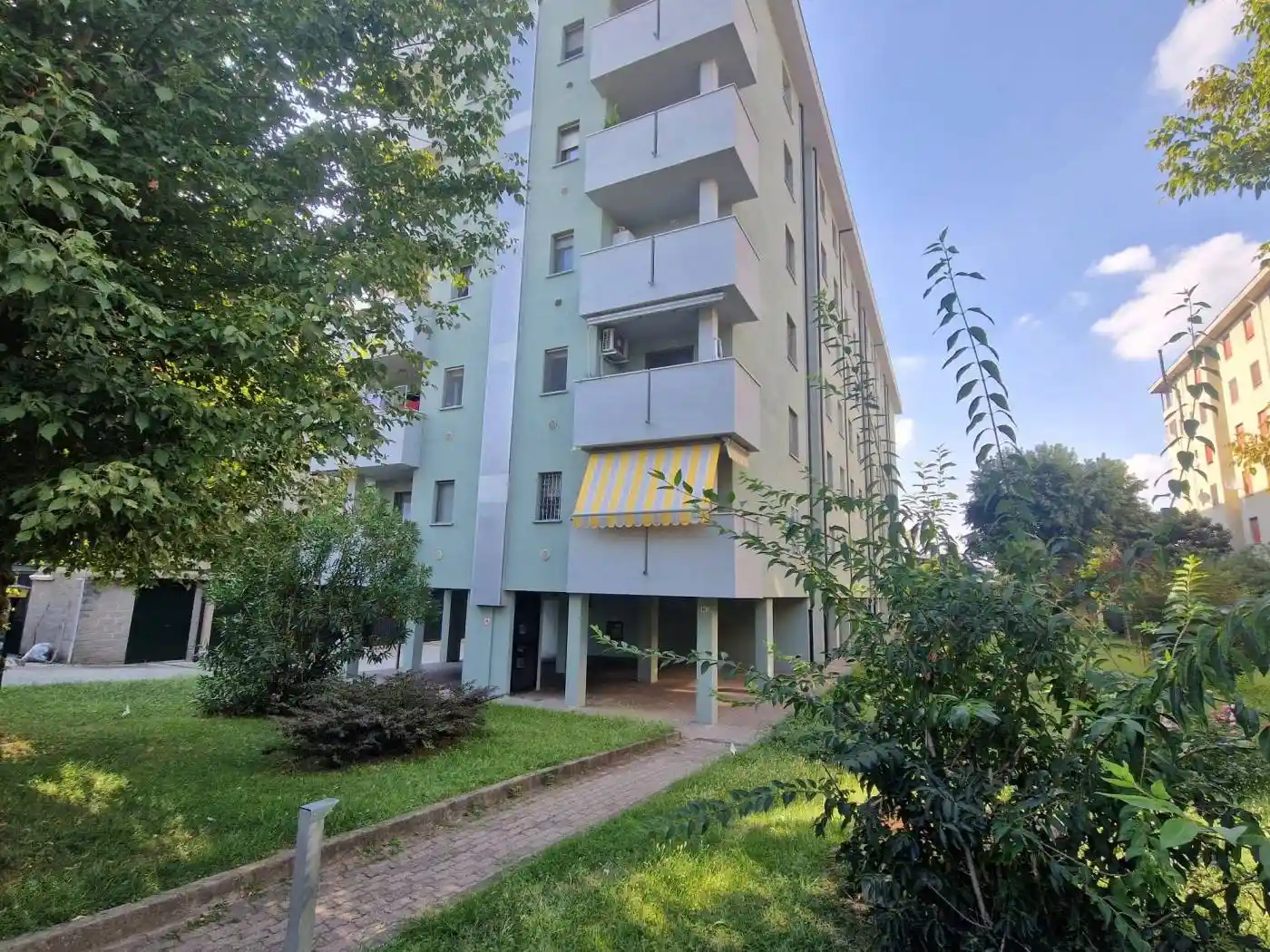 Appartamento in vendita a Trezzano sul Naviglio
