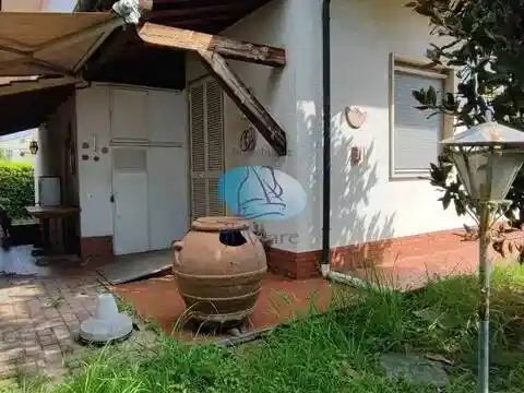 Villa in vendita a Massarosa