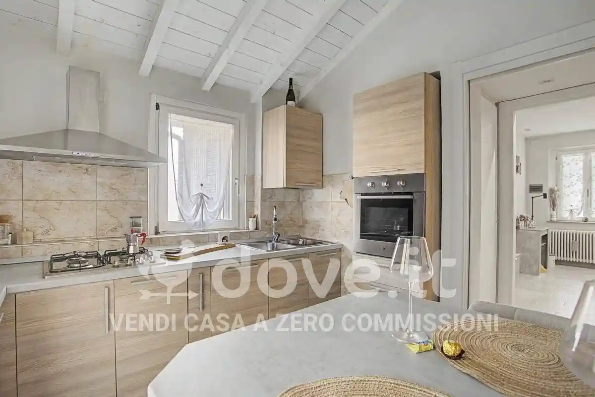 Appartamento in vendita a Brusimpiano