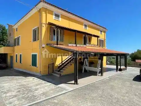 Villa in vendita a Torrevecchia Teatina