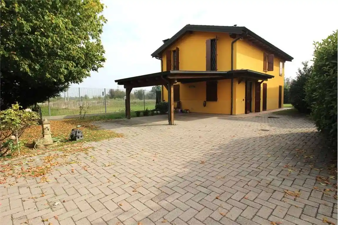 Casa indipendente in vendita a Casalgrande