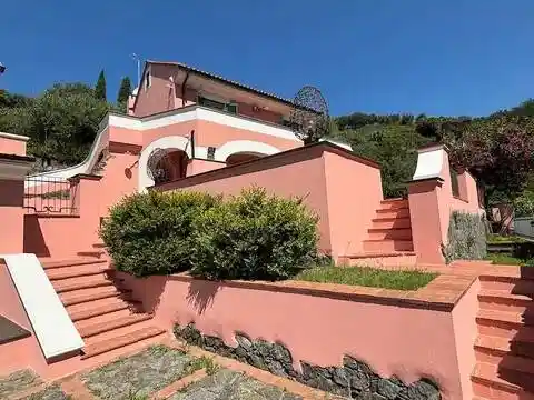 Villa in vendita a Celle Ligure
