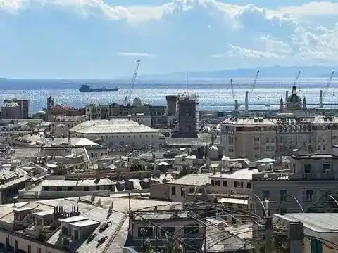 Appartamento in vendita a Genova