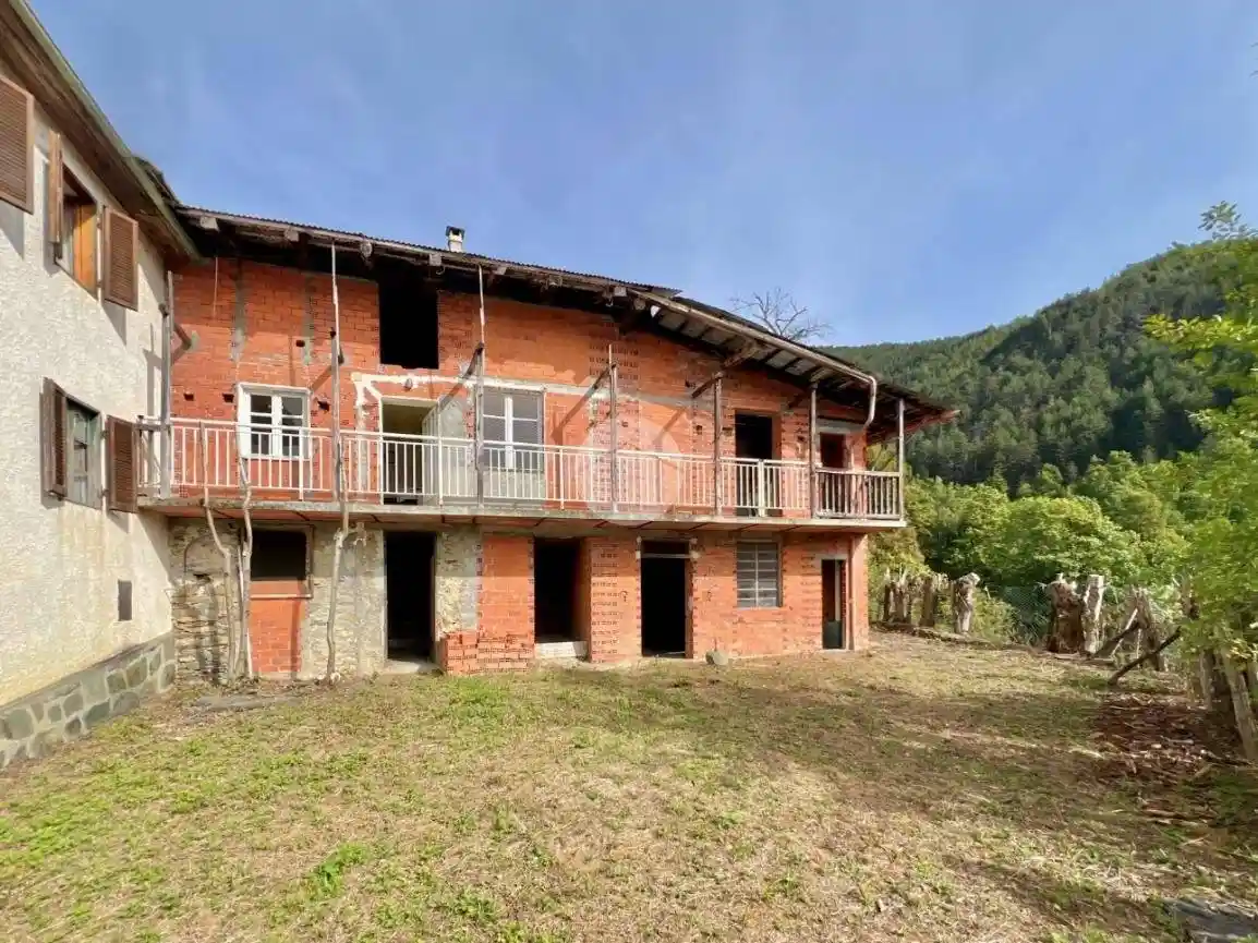 Casa indipendente in vendita a Viù
