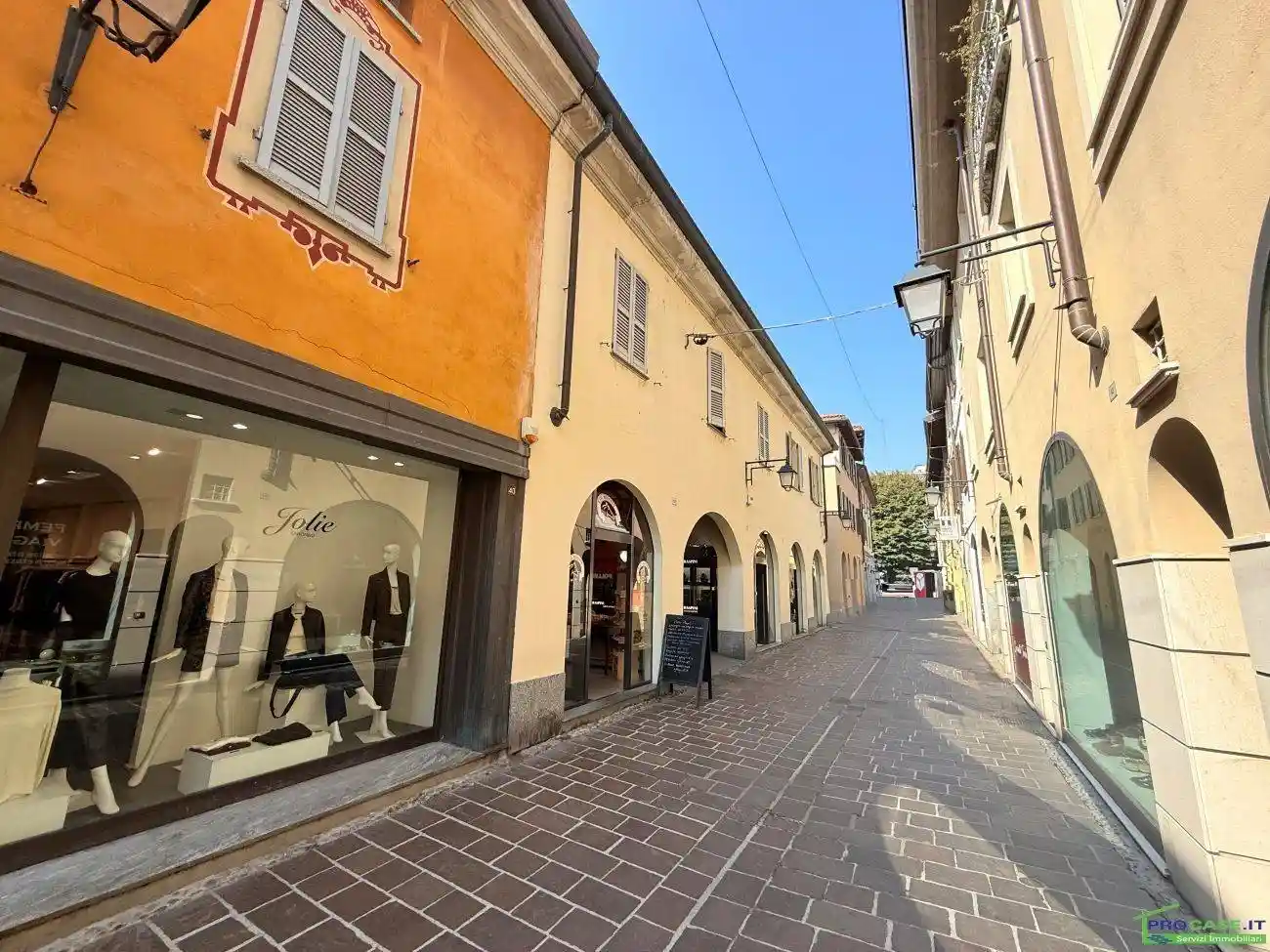 Appartamento in affitto a Saronno