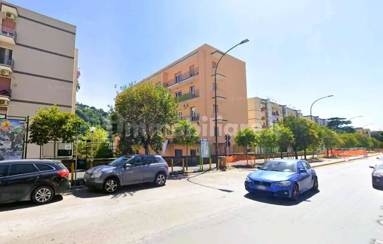 Appartamento in vendita a Napoli