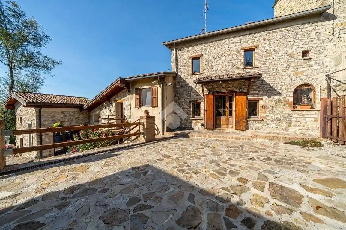 Rustico - Casale in vendita a Canossa