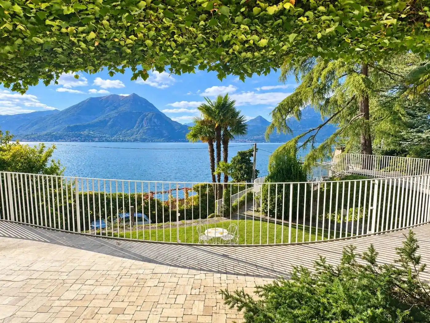 Villa in vendita a Varenna