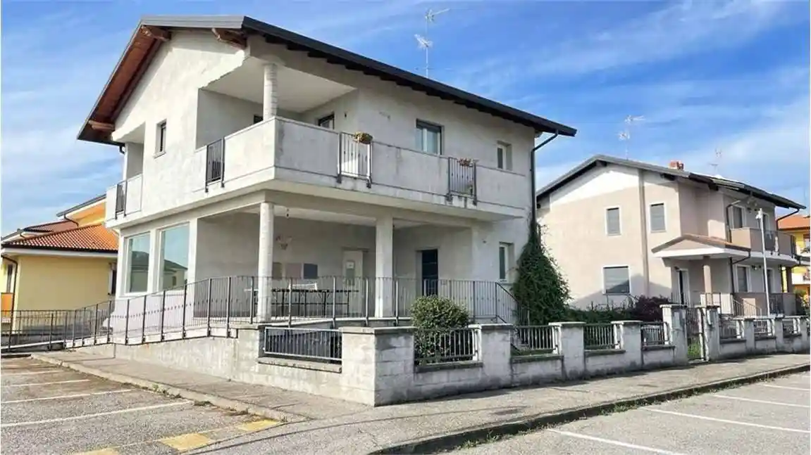Casa indipendente in vendita a Oleggio