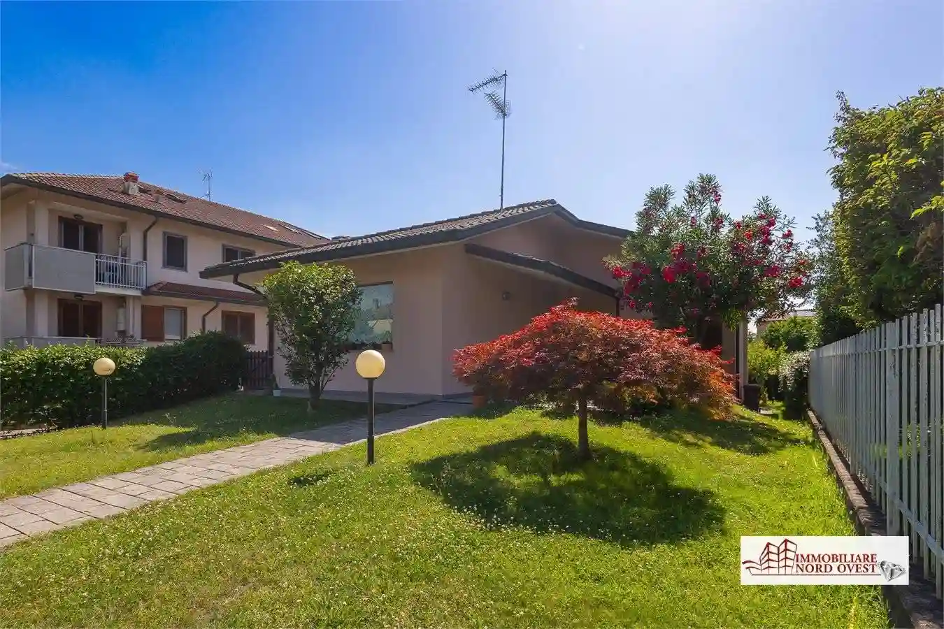 Villa - foto 2