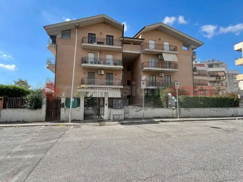Appartamento in vendita a Guidonia Montecelio