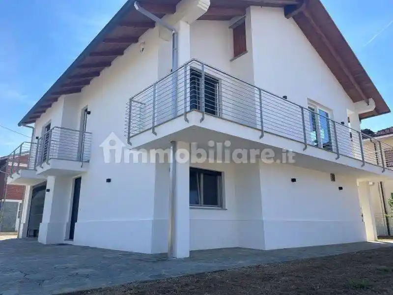 Villa in vendita a Ceresole Alba