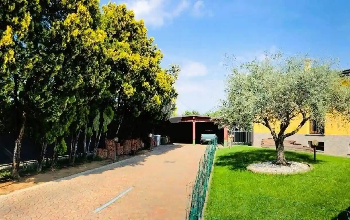Villa in vendita a Cassina de' Pecchi