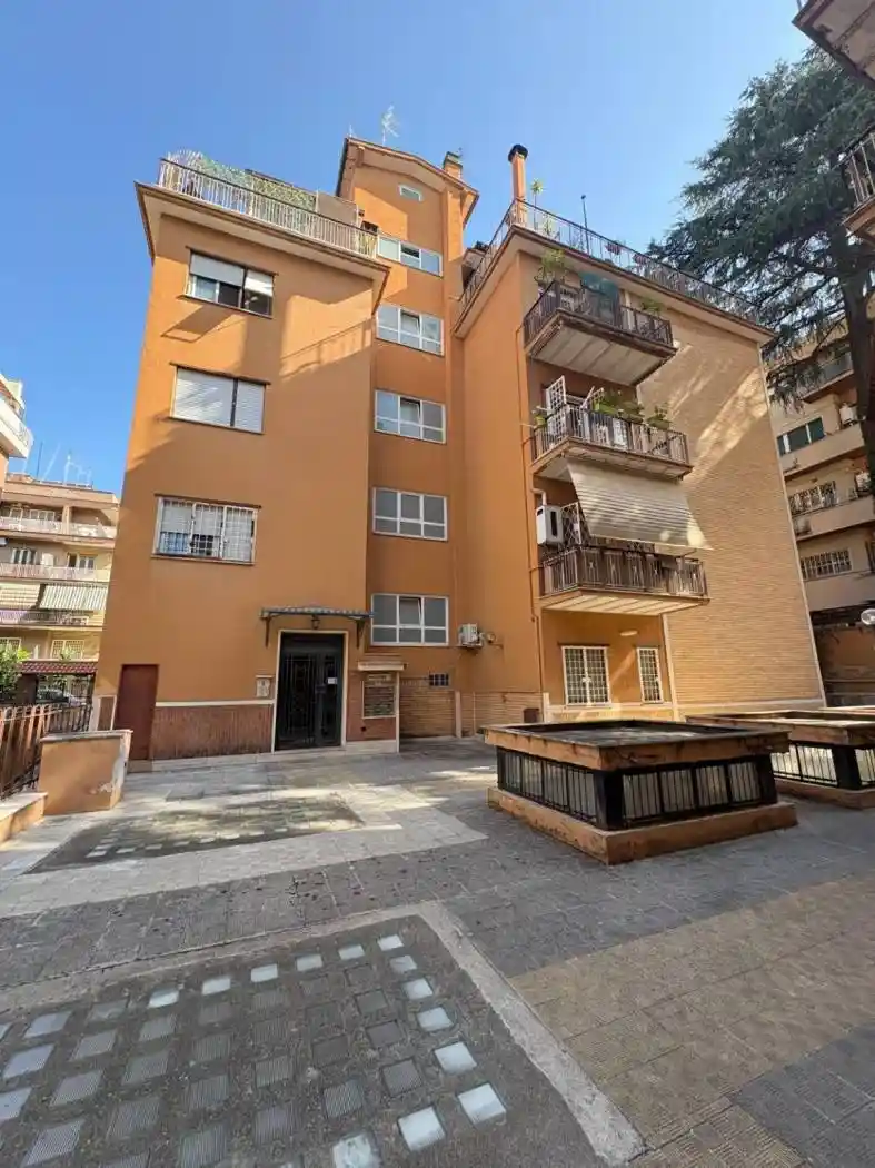 Appartamento in vendita a Roma