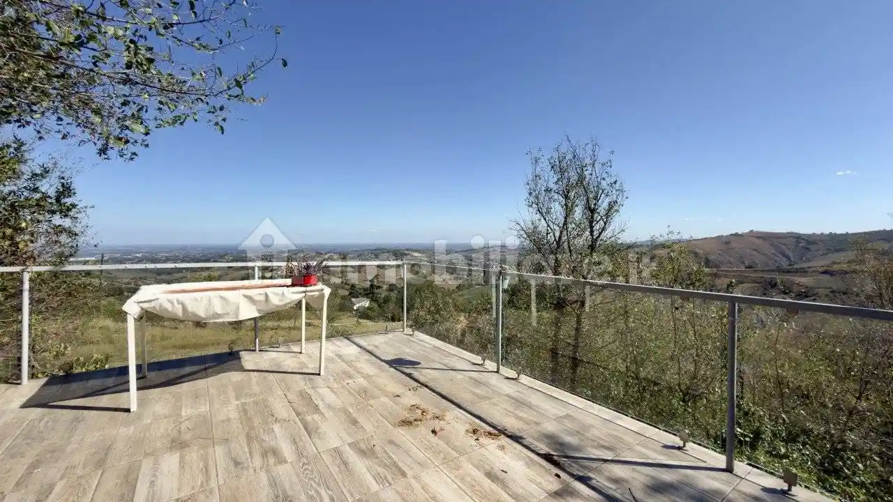 Villa in vendita a Castelvetro di Modena