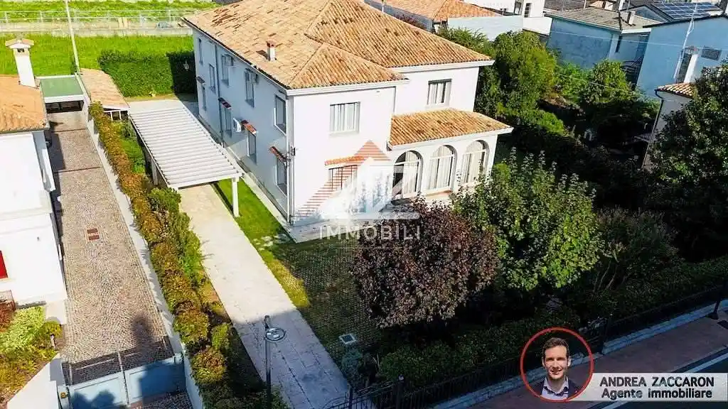 Villa in vendita a Pieve di Soligo