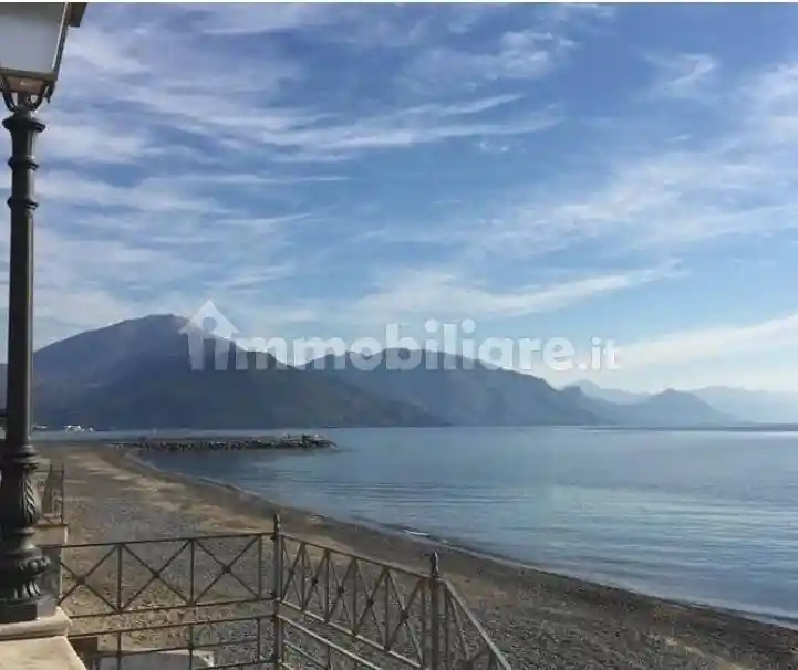 Palazzo - Edificio in vendita a Ispani