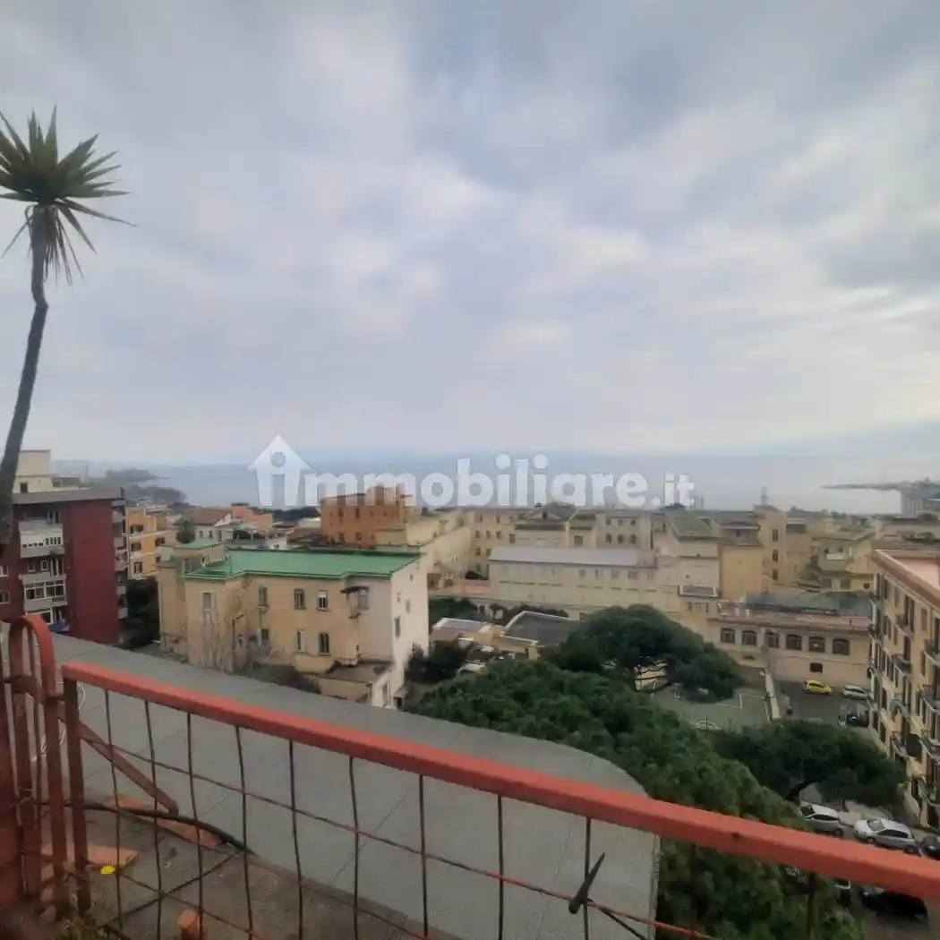 Appartamento in vendita a Napoli