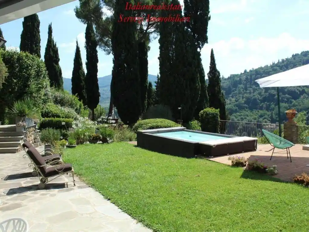 Villa in vendita a Firenze