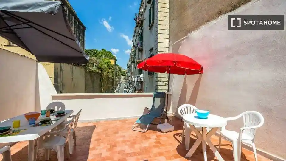 Appartamento in affitto a Napoli