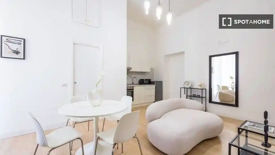 Appartamento in affitto a Napoli