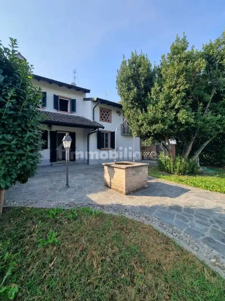 Villa in vendita a Lodi