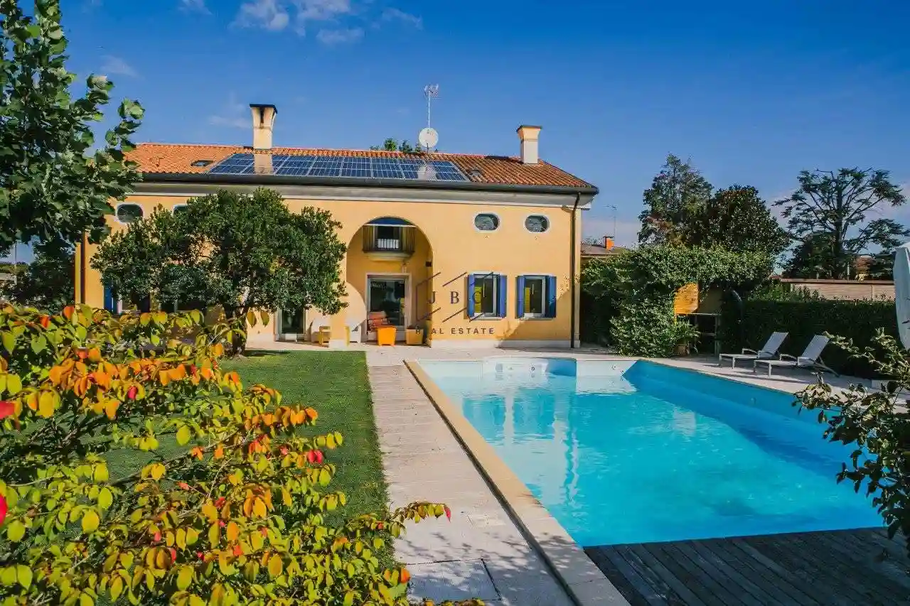 Villa - foto 2