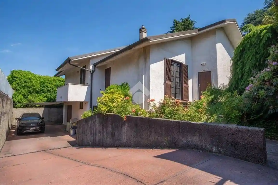 Villa in vendita a Macherio