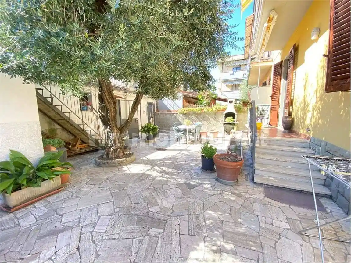 Villa in vendita a Prato