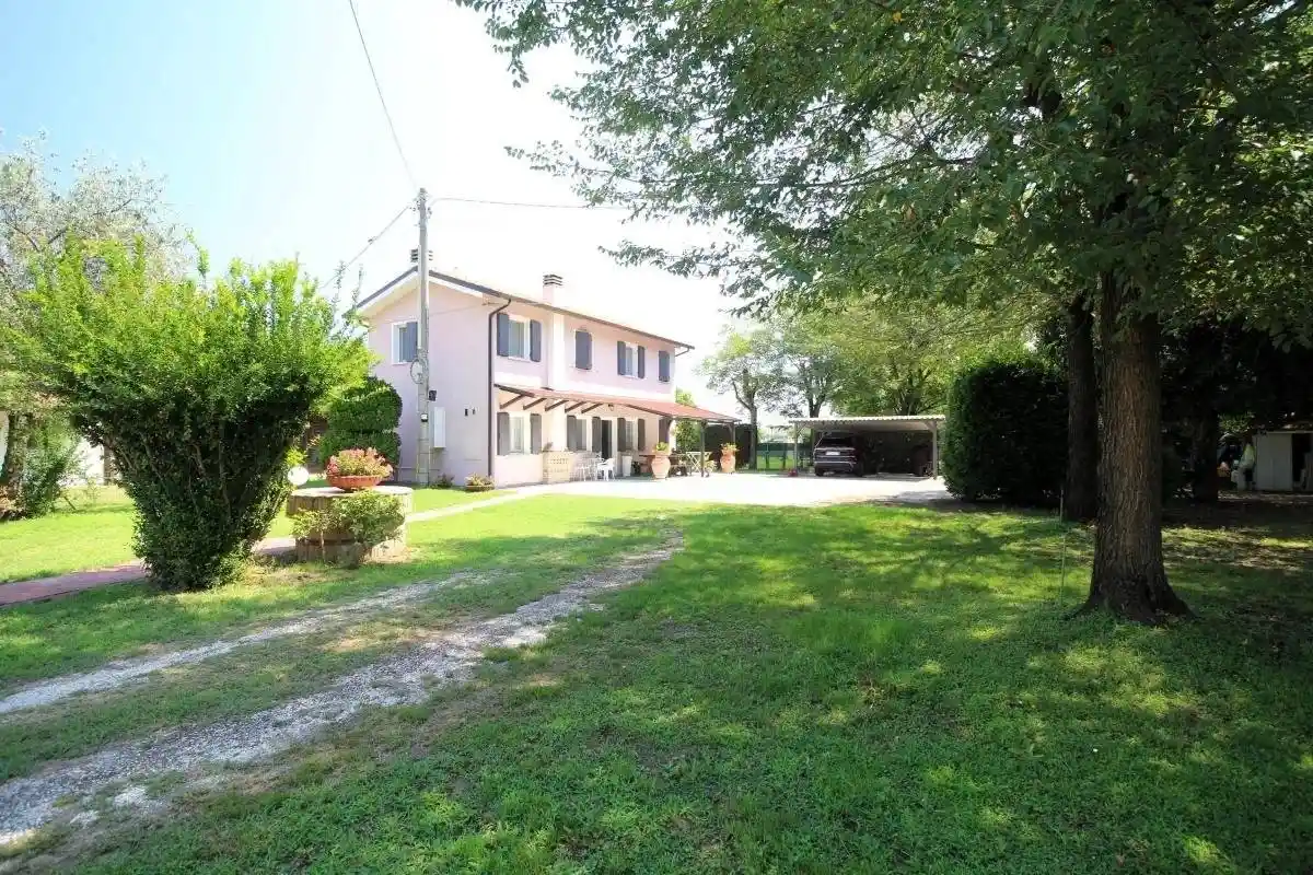 Villa in vendita a Mesola