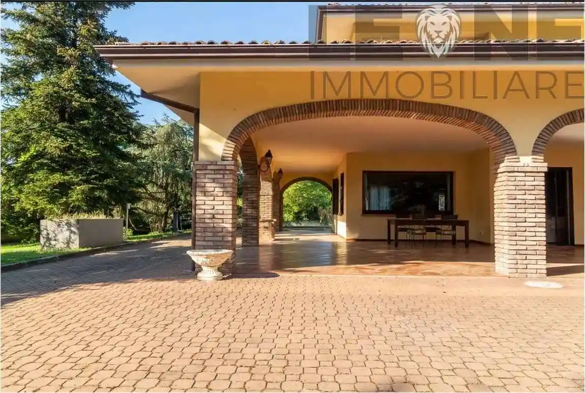 Villa in vendita a Castelnuovo Rangone