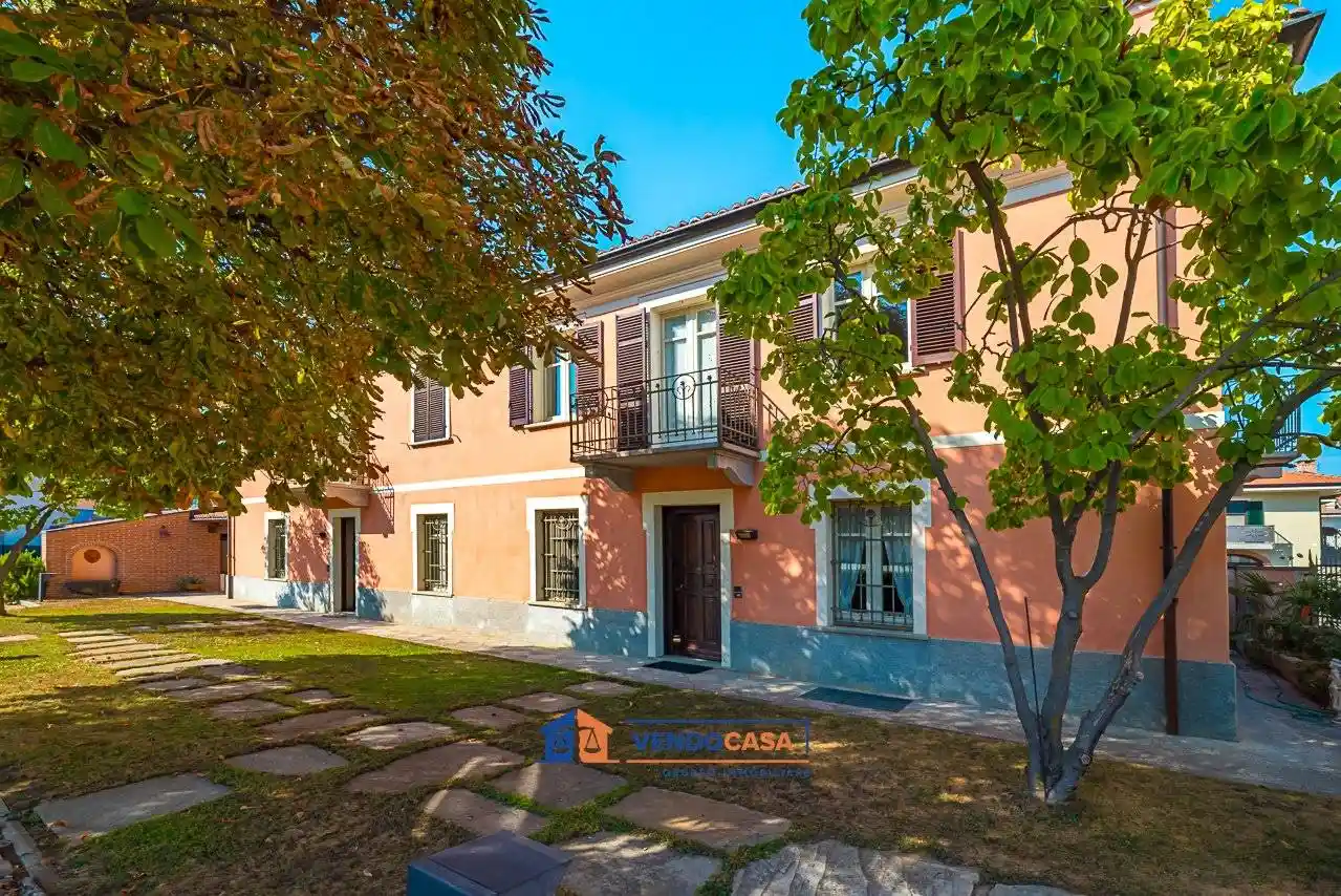Villa in vendita a Busca