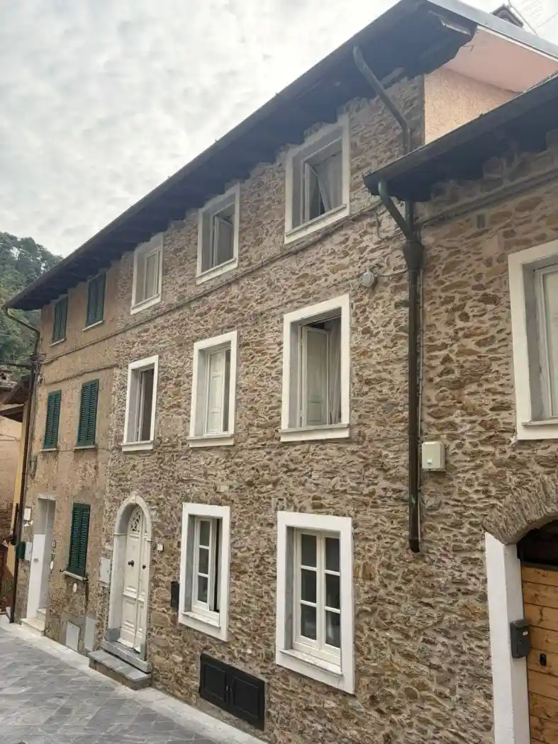 Rustico - Casale in vendita a Stazzema