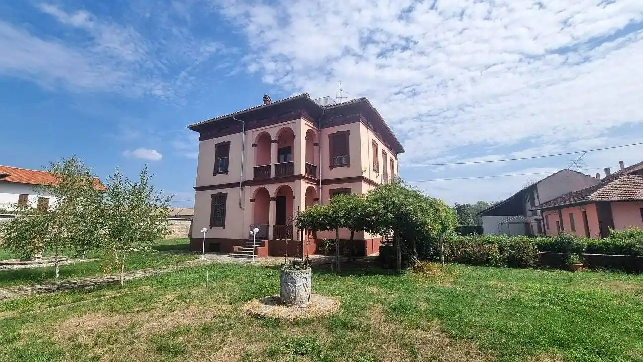 Villa in vendita a Arborio