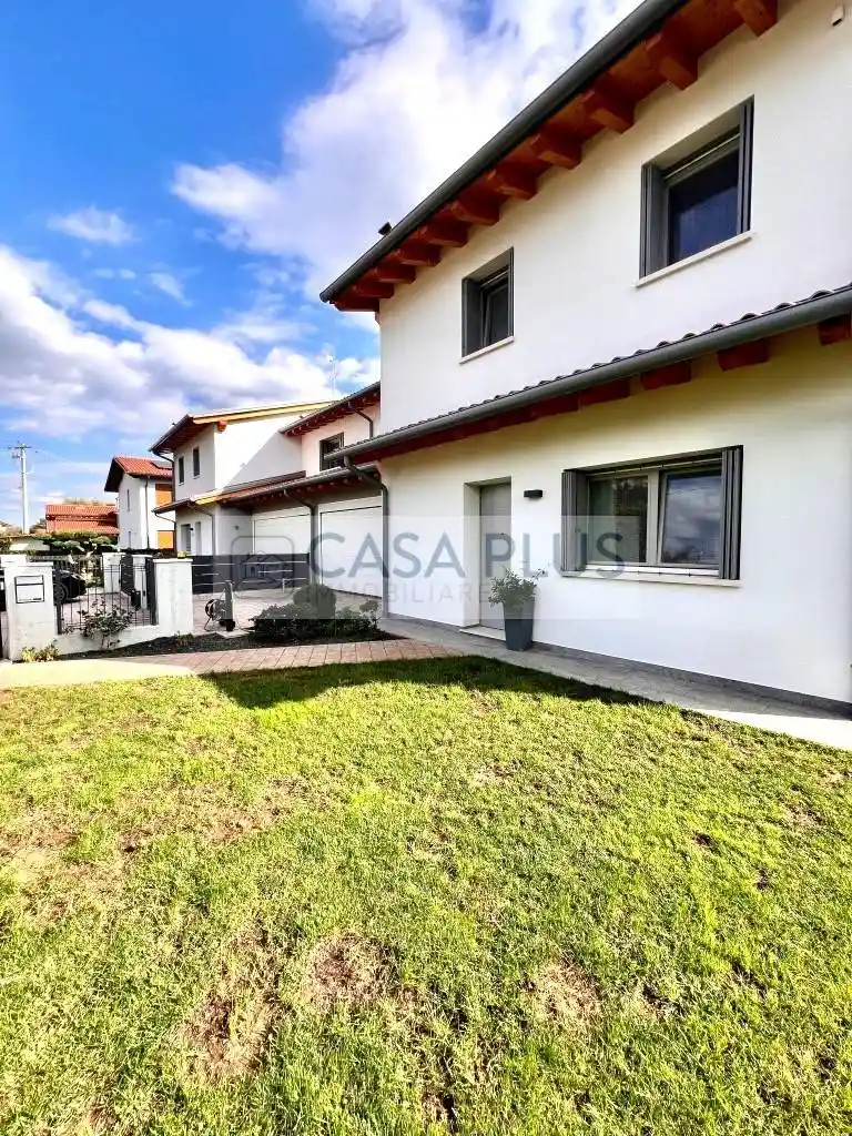 Villa in vendita a Cassola